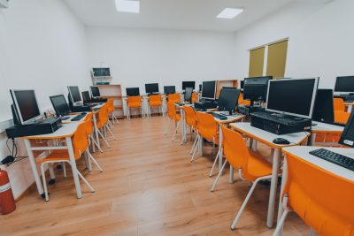 Laboratorul de informatică de la Școala Gimnazială “George Coșbuc” din Târgu Mureș a fost renovat