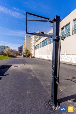 2 terenuri de sport multifuncționale la „Romulus Guga”!