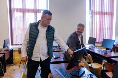 Laboratoare noi de informatică la "Unirea" și “Bolyai”